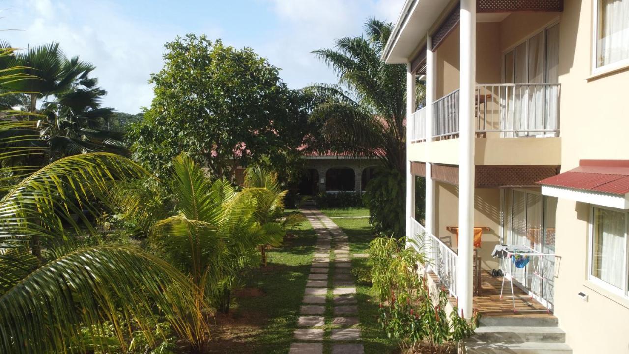 Villa Rafia Baie Sainte Anne Exterior photo