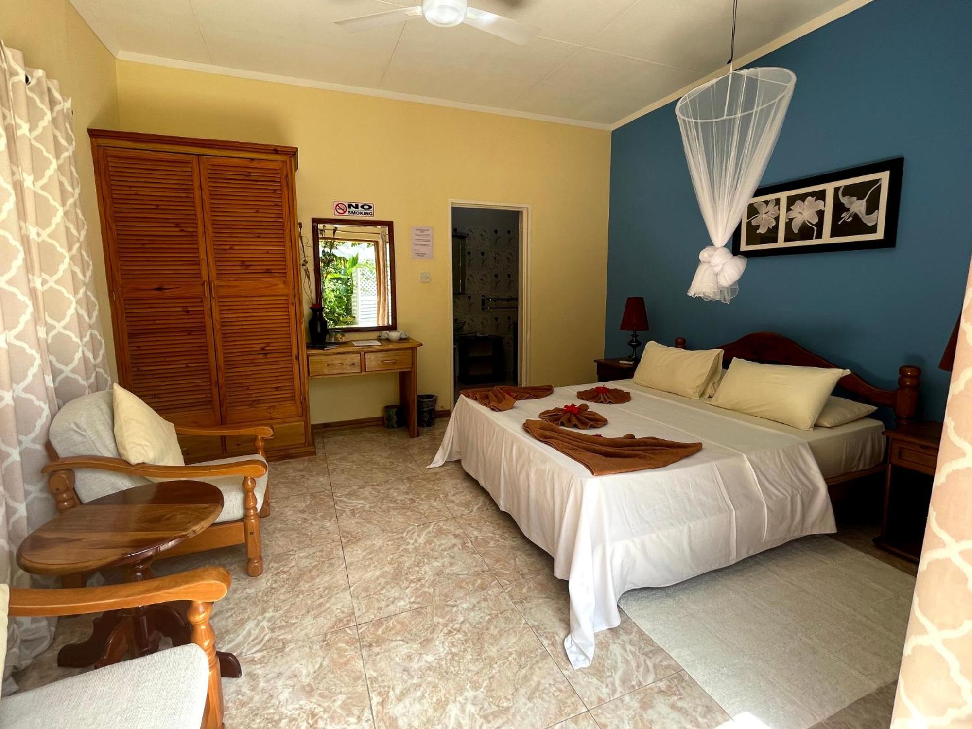 Villa Rafia Baie Sainte Anne Exterior photo