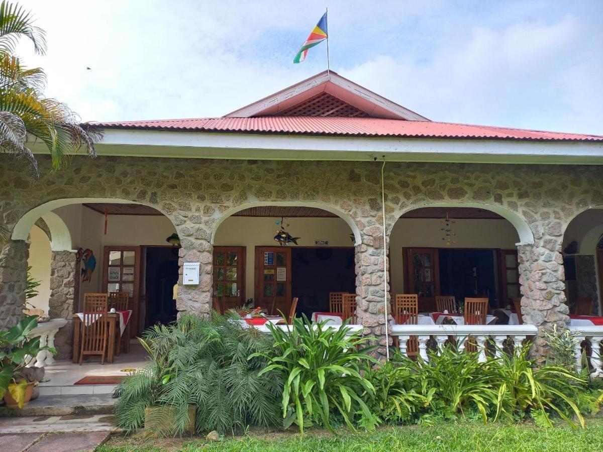 Villa Rafia Baie Sainte Anne Exterior photo