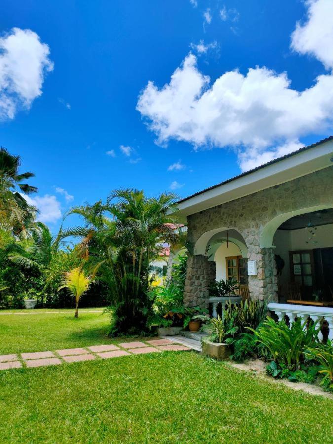 Villa Rafia Baie Sainte Anne Exterior photo